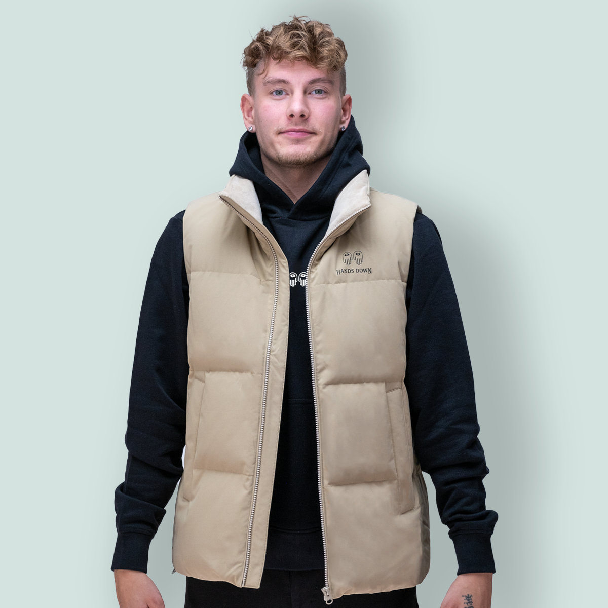 Sagene vest – sort/beige